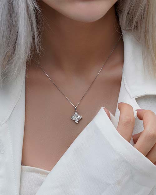 گردنبند زنانه نقره طرح LV