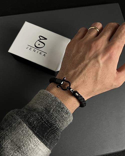 دستبند مردانه امگا کنفی مشکی 