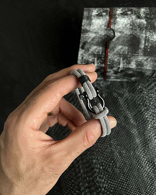 دستبند مردانه امگا کنفی طوسی 