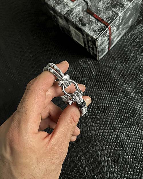 دستبند مردانه امگا کنفی طوسی 