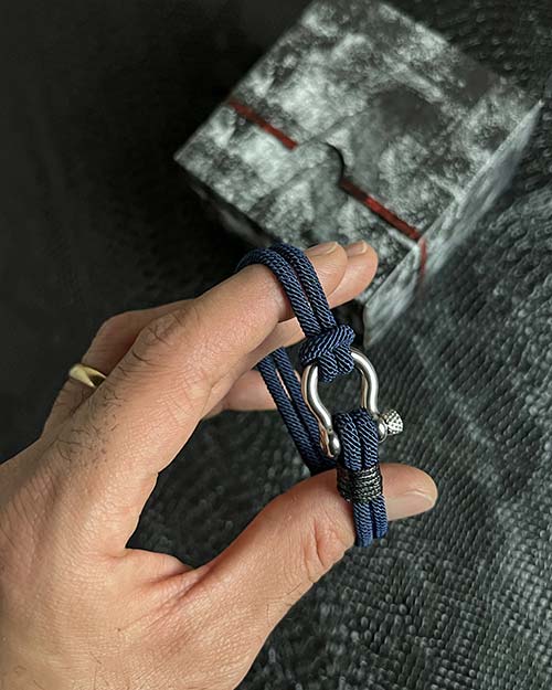 دستبند مردانه امگا کنفی سرمه ای 