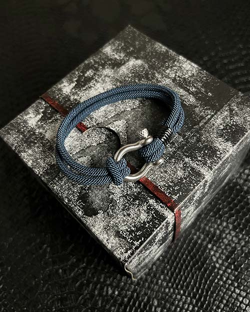 دستبند مردانه امگا کنفی آبی نفتی 